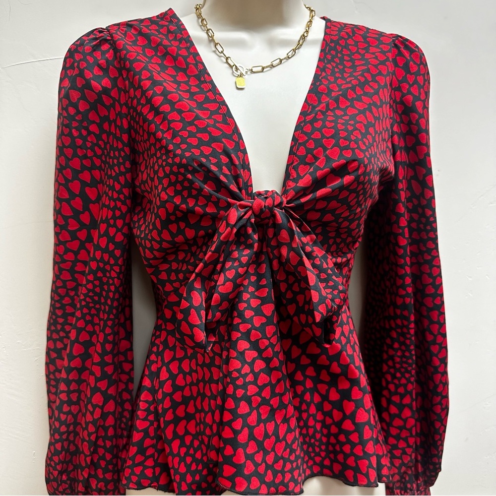 🌹🌹This top is perfection 🥰 size xs-small